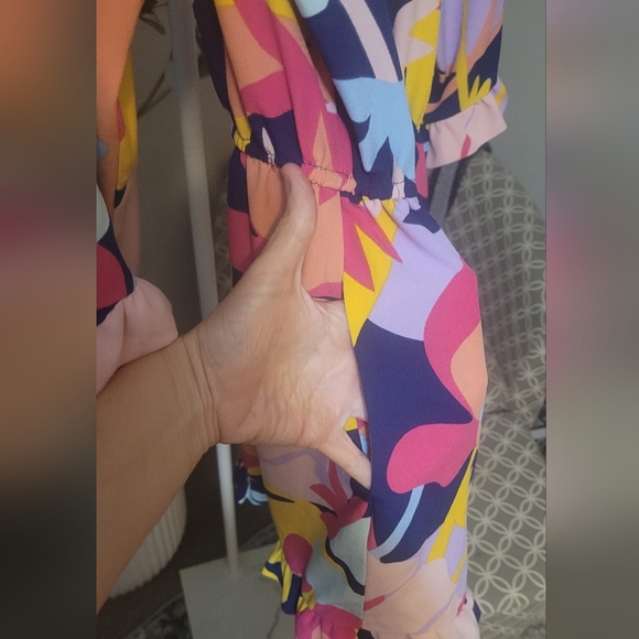 Laundry By Shelli Segal Jumpsuit Romper Floral Abstract with Ruffle Trim Size 12 - Picture 4 of 5